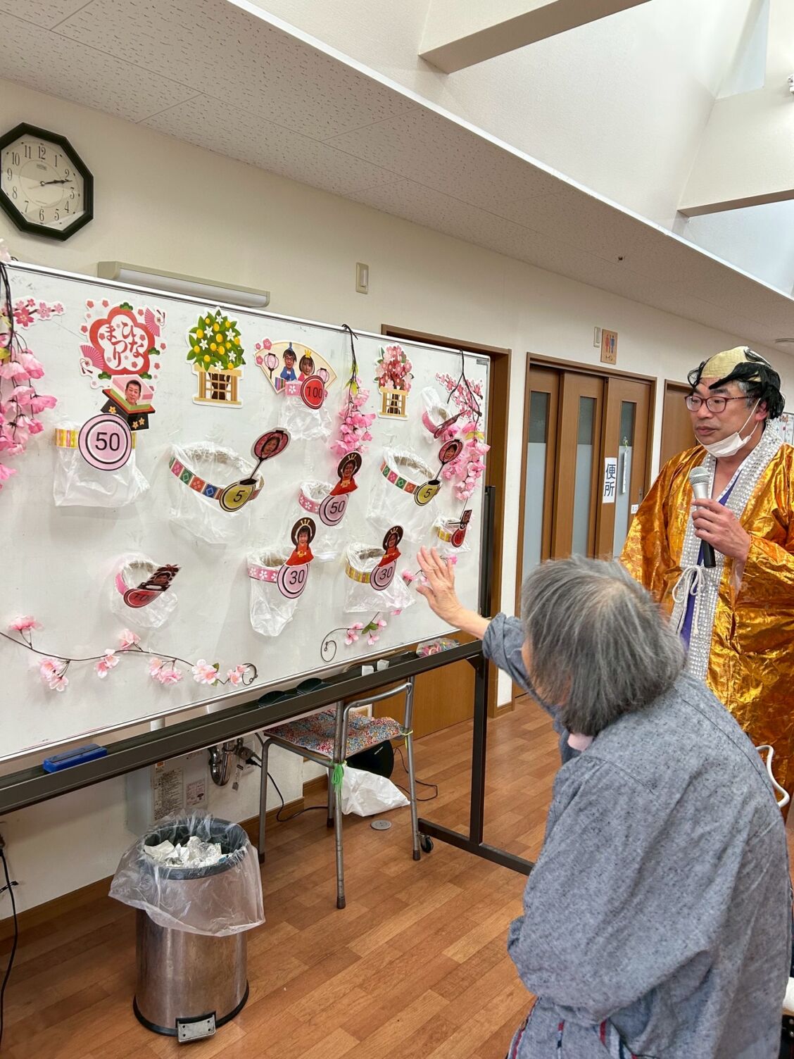 「かくれんぼ」レクリエーションの様子