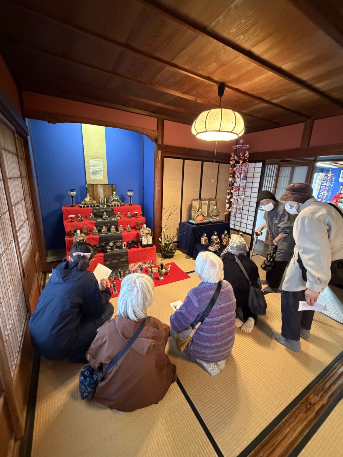 「かくれんぼ」ひな巡り見学